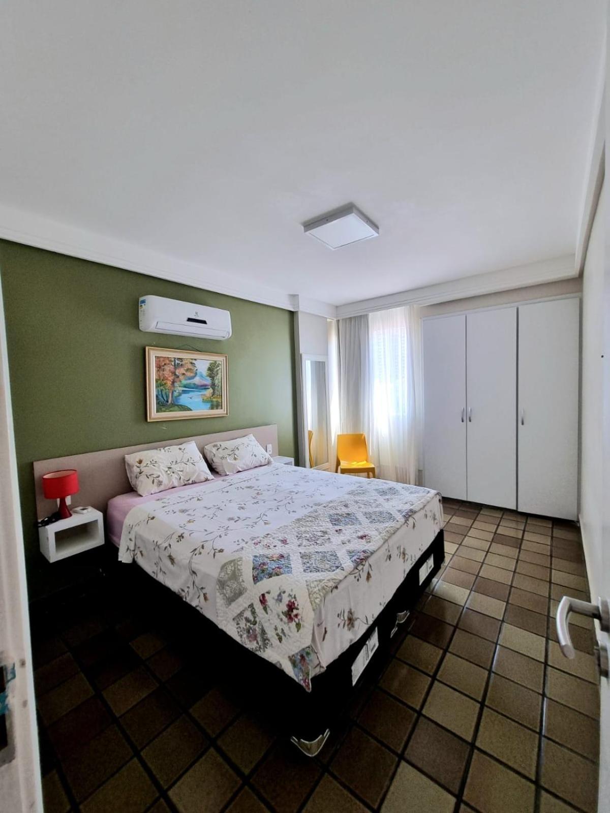 De 3 Quartos A 100 Metros Da De Boa Viagem