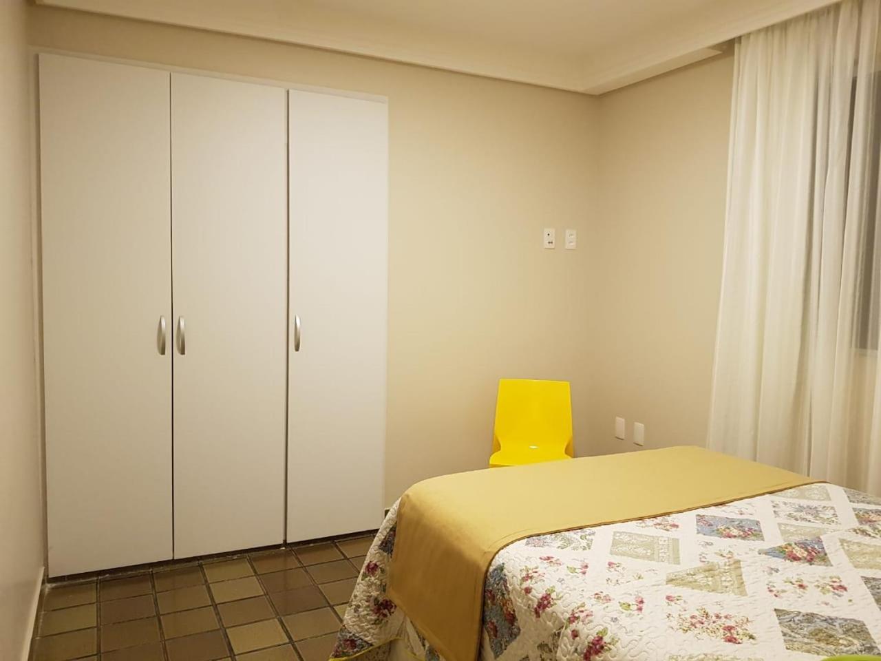 De 3 Quartos A 100 Metros Da De Boa Viagem